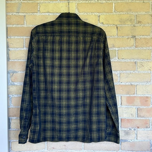 Banana Republic Plaid Men's Corduroy Shirt - Picture 3 of 3